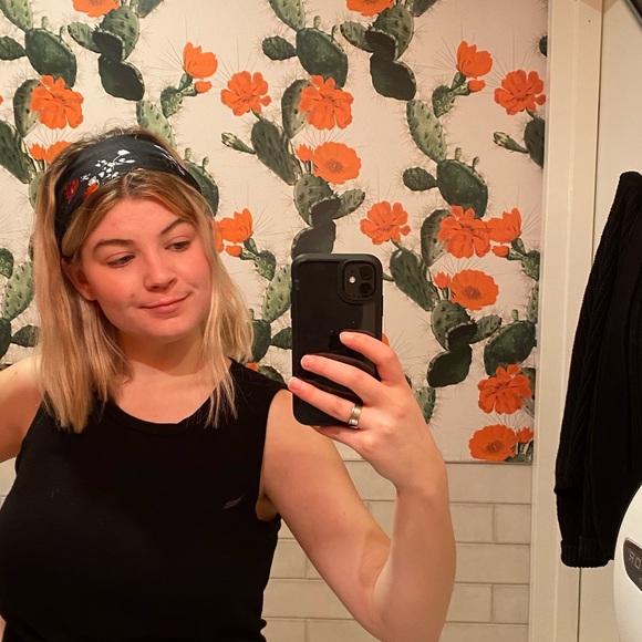 Meet your Posher, Elizabeth - Picture 1 of 1